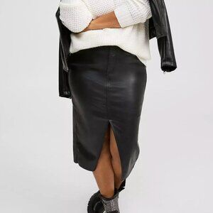 💙 Torrid Midi Faux Leather Front Slit Skirt Size 20